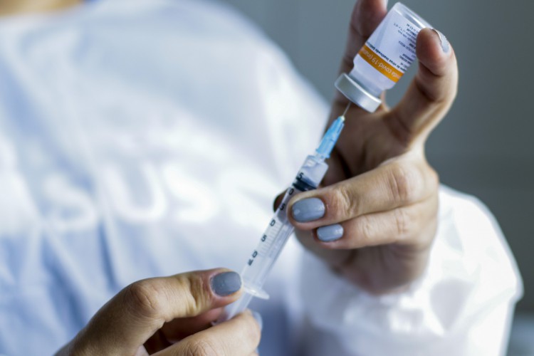 Nesta quinta-feira, 3 de junho, vacina&ccedil;&atilde;o dos profissionais de educa&ccedil;&atilde;o segue em Fortaleza