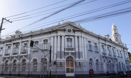 A data limite para aderir ao programa de parcelamento, que busca regularizar dívidas com redução de até 100% em multas e juros, é 30 de dezembro . 