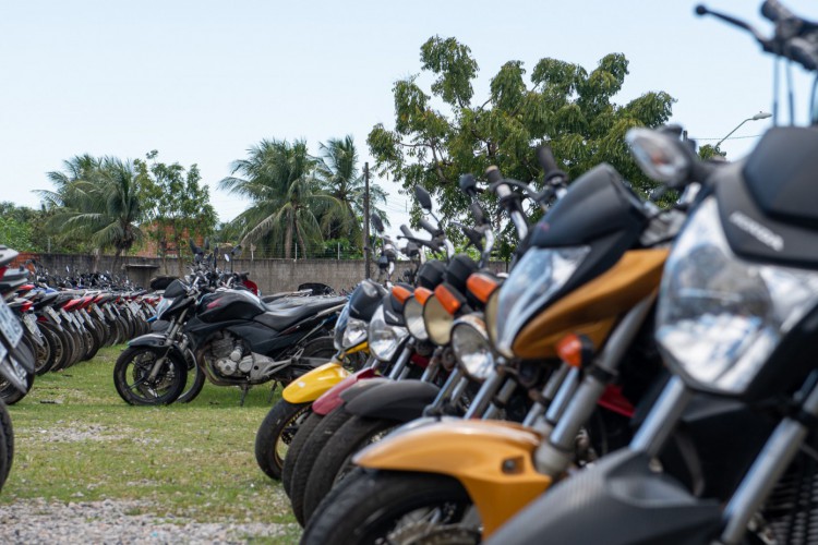 Leilão de carros, motos e sucata do Detran-CE