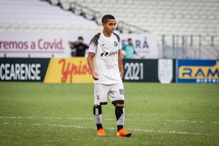 Atacante João Victor no jogo Ferroviário x Ceará, na Arena Castelão, pelo Campeonato Cearense 2021