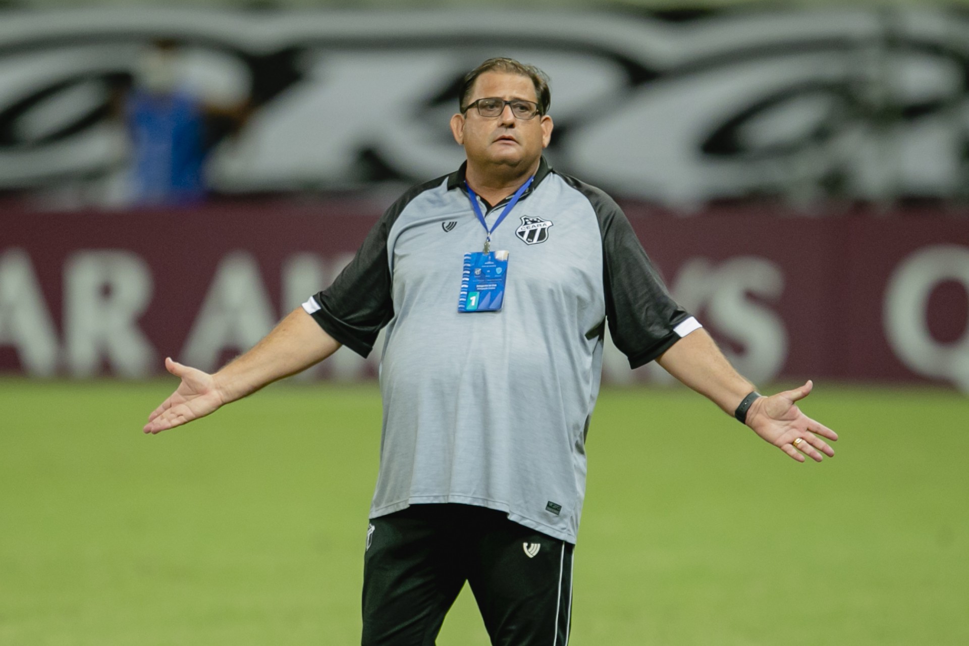 GUTO Ferreira, técnico do Ceará, está pressionado. O Alvinegro 
não vence há cinco jogos  (Foto: Aurelio Alves)