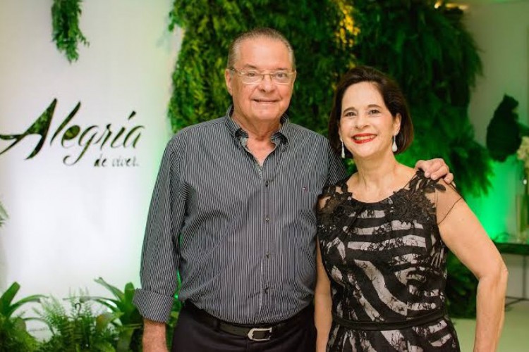 Valman Miranda foi presidente da CDL Fortaleza, entre 1994 e 1997. Na foto, aparece ao lado da esposa Cristina Fi&uacute;za Miranda