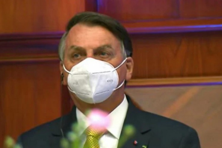 Bolsonaro usa máscara para participar de posse do presidente do Equador (Foto: Presidencia de la República del Ecuador)