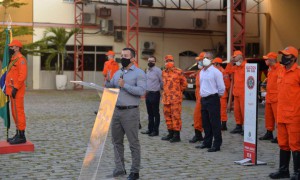 Um total de 82 novos oficiais do Corpo de Bombeiros, incluindo aqueles que participaram do resgate do Edifício Andrea, receberam o título de tenente.