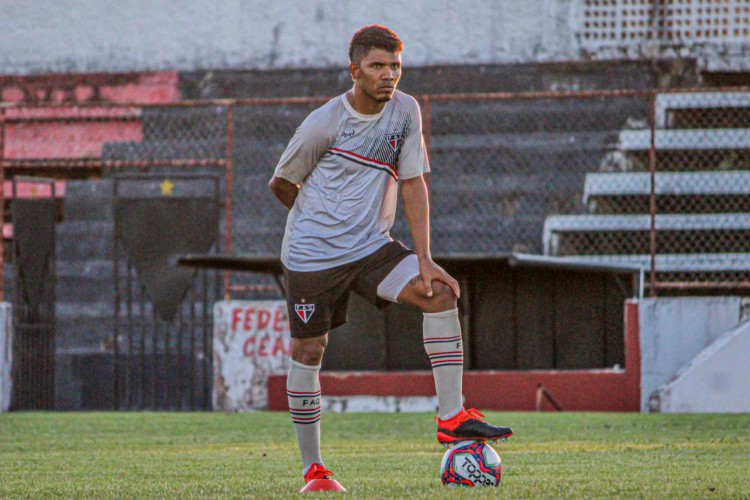 Adilson Bahia é esperança de gols do Ferroviário na partida