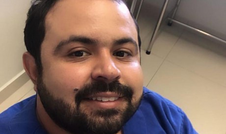 Médico ortopedista, André Ramalho. 