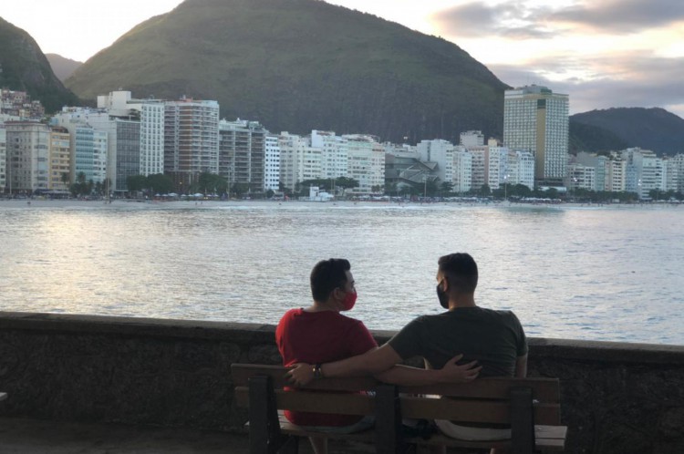 Jefferson Sales também conheceu o namorado pelo Tinder durante a pandemia