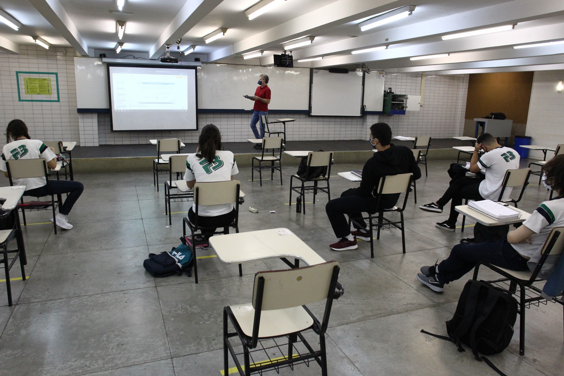 Escolas particulares retomam hoje as aulas presenciais
 (Foto: FABIO LIMA)