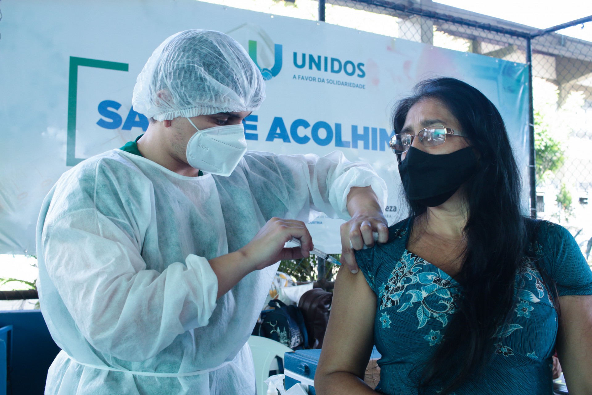 Fortaleza foi uma das cidades que iniciaram a vacinação da população geral (Fernanda Barros/ Especial Para O Povo) (Foto: Fernanda Barros)