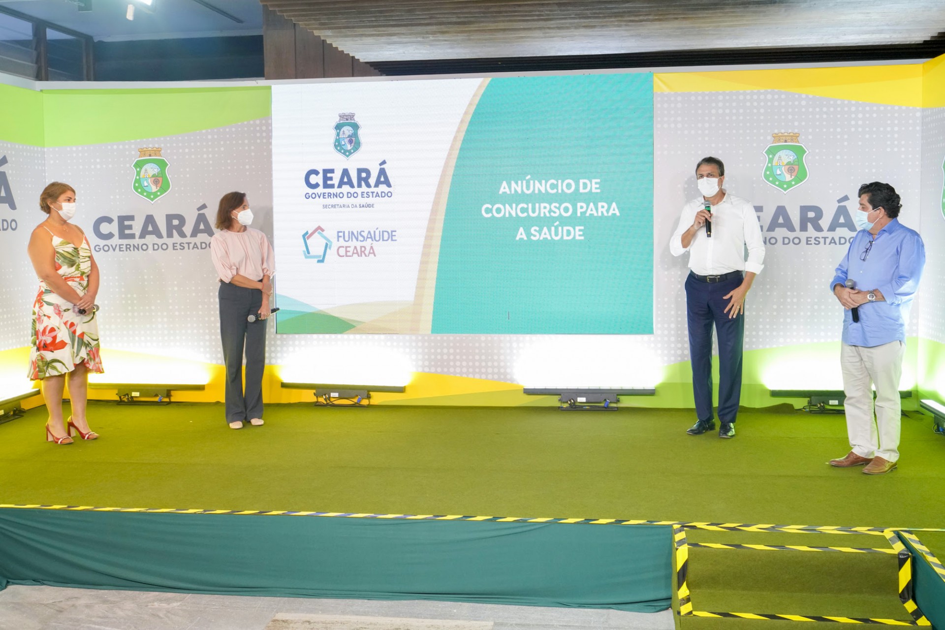 Camilo anuncia concurso (Foto: carlos gibaja)