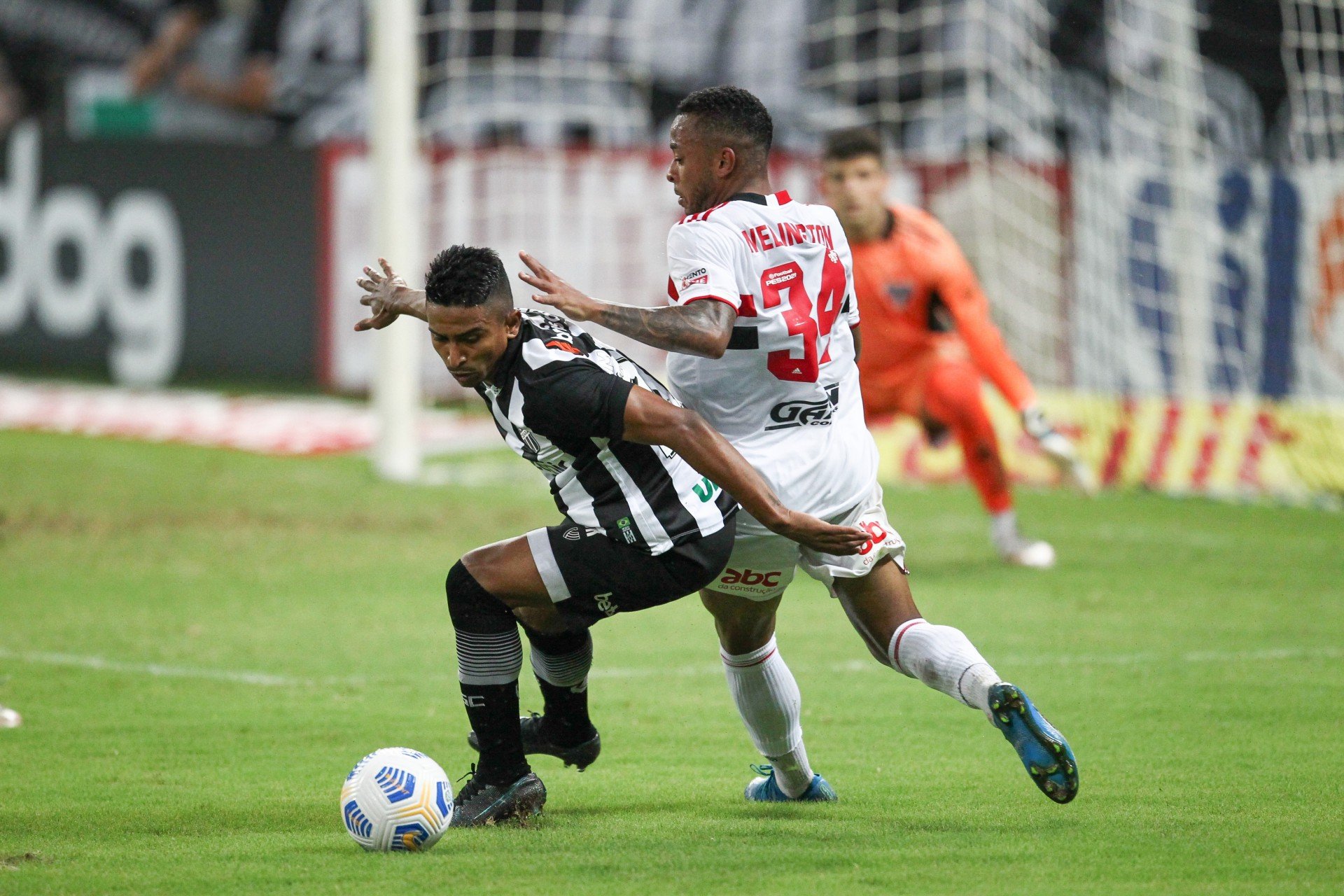 Ceará criou bem mais, porém não conseguiu marcar segundo gol (Foto: FABIO LIMA)