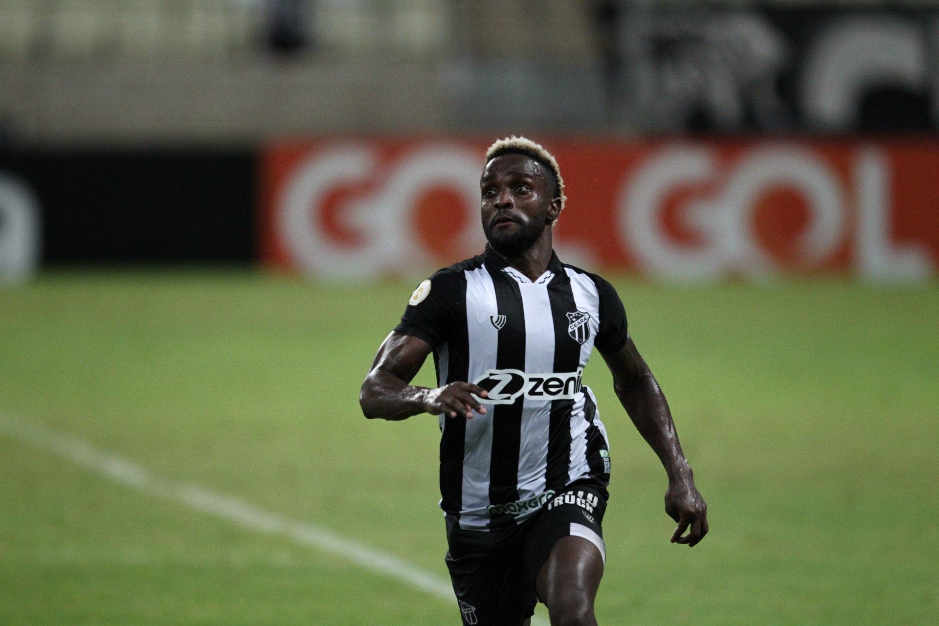 Subida de produção de Mendoza é trunfo do ataque do Ceará contra o Bragantino (Foto: FABIO LIMA)
