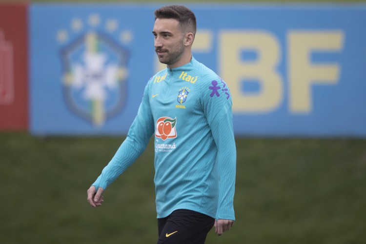 Zagueiro Léo Ortiz em treino da seleção brasileira na Granja Comary, em Teresópolis