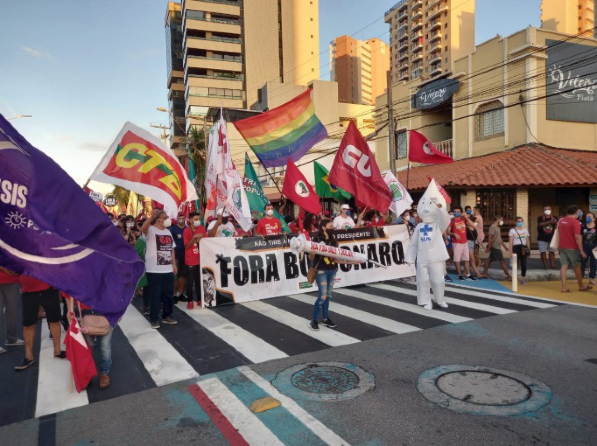Manifestantes pedem saída de Bolsonaro e vacinas contra Covid-19