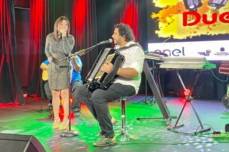 Carol Damasceno e Freitas Filho se apresentam no Projeto Duetos neste sábado, 10 de julho