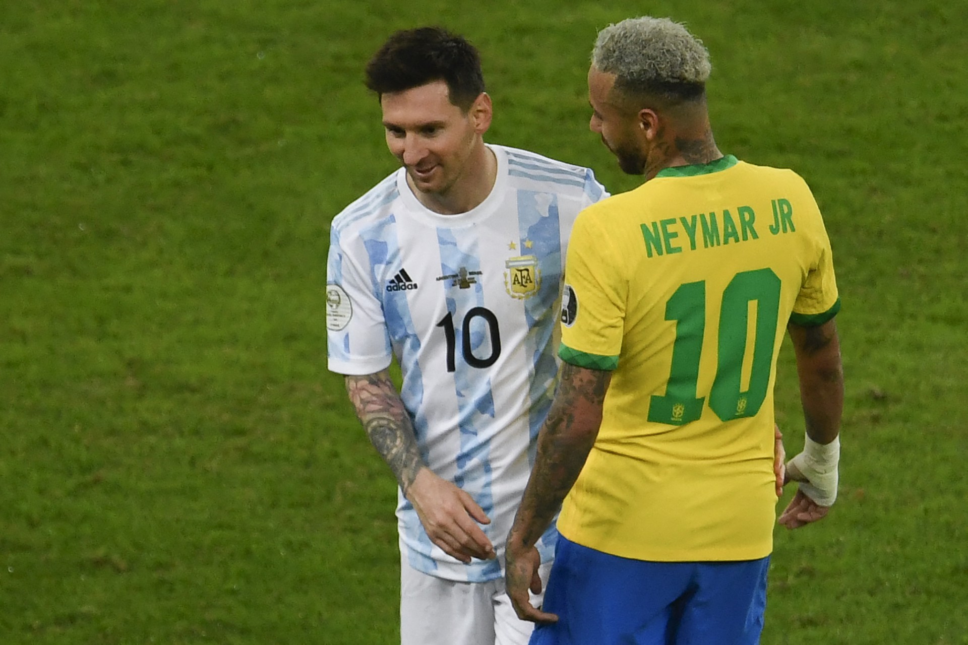 Neymar vai ter salário maior do que Messi e próximo de Cristiano Ronaldo