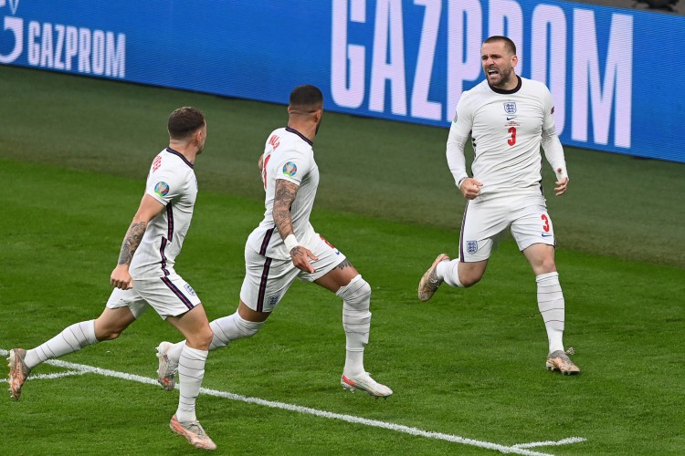 Uma das favoritas ao título da Copa do Mundo, a Inglaterra estreia nesta segunda-feira, às 10 horas, contra o Irã