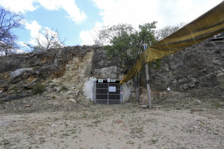 SANTA QUITÉRIA, CE, BRASIL, 20-07-2015: Entrada de mina de urânio e fosfato de Itataia. Mina de urânio (minério) em Santa Quitéria. (Foto: Fábio Lima/O POVO)