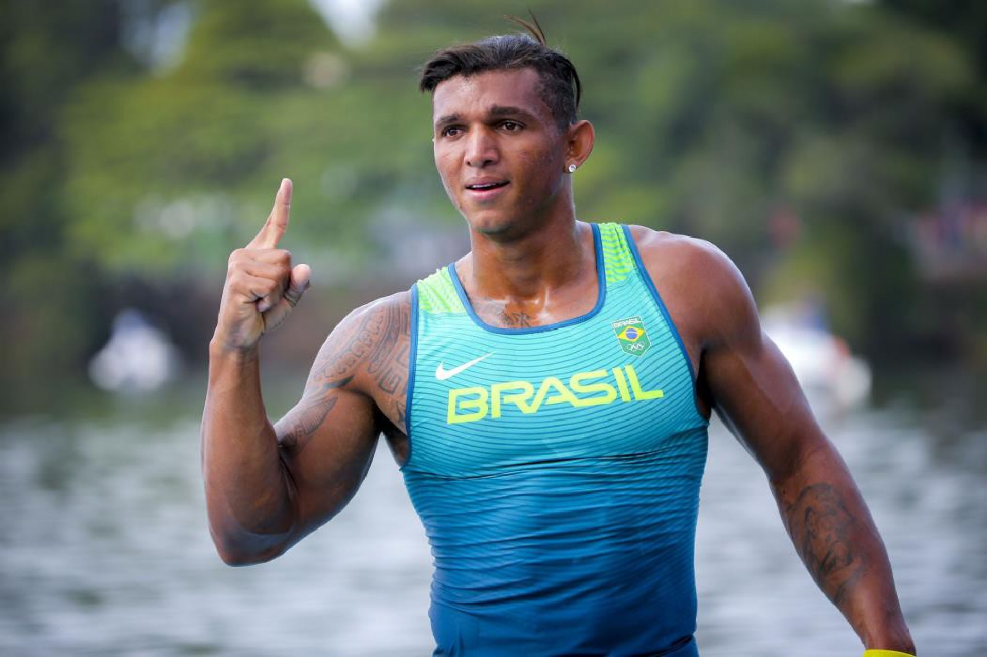 O brasileiro Isaquias Queiroz avançou diretamente ás semifinais da canoagem velocidade individual 1000m (Foto: Ministério do Esporte/Divulgação)