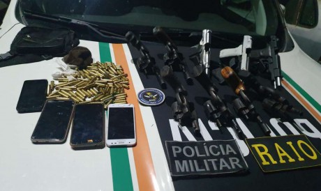 Grupo de oito homens presos em Uruburetama estava com armas, munições e celulares.  