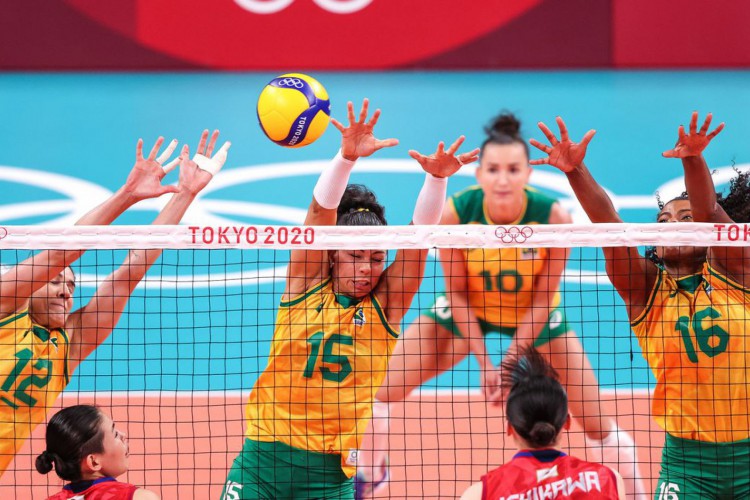 Olimpíada: Brasil engata a terceira vitória seguida no vôlei feminino