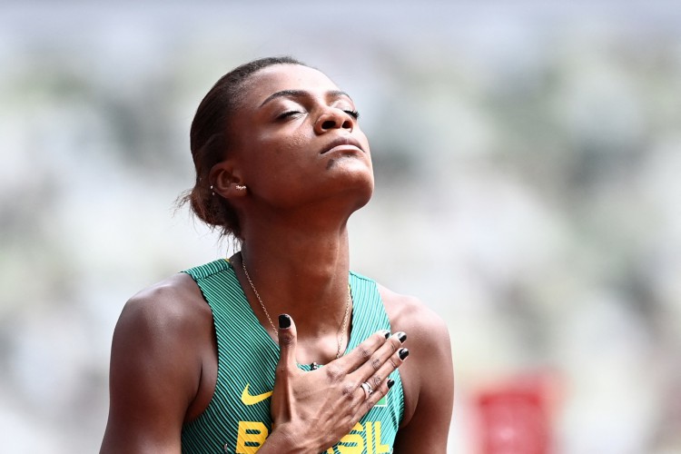 A brasileira Chayenne da Silva foi eliminada na fase preliminar dos 400 metros com barreiras, prova do atletismo nas Olimpíadas de Tóquio (Jewel SAMAD / AFP)