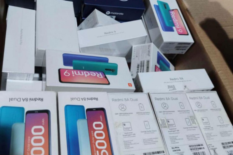 Leilão da Receita Federal tem iPhones, Xbox Series X e mais outros eletrônicos
