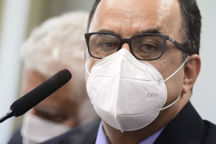 Reverendo chora em depoimento à CPI: 