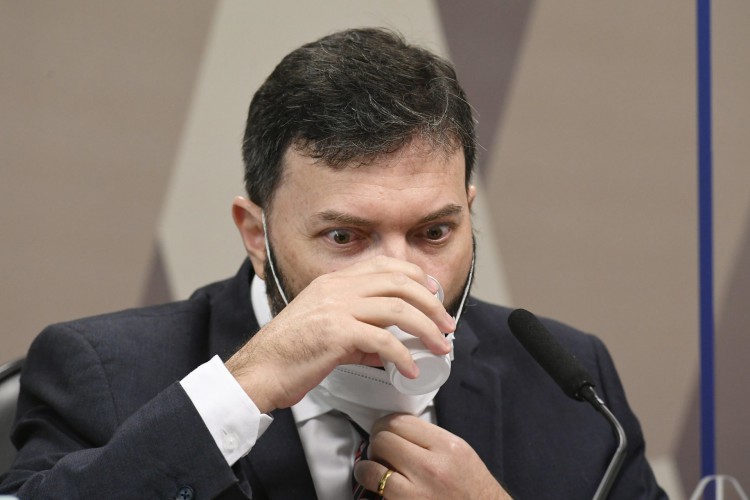 Coronel Marcelo Blanco mostra áudios de negociação de vacina; senadores veem atividade ilegal