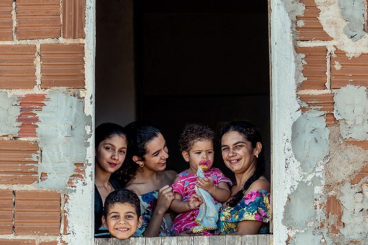 Caixa paga nesta sexta-feira, 6, em depósito único as quatro parcelas do auxílio emergencial de 2021 para 110 mil mães solo após reavaliação de cadastro