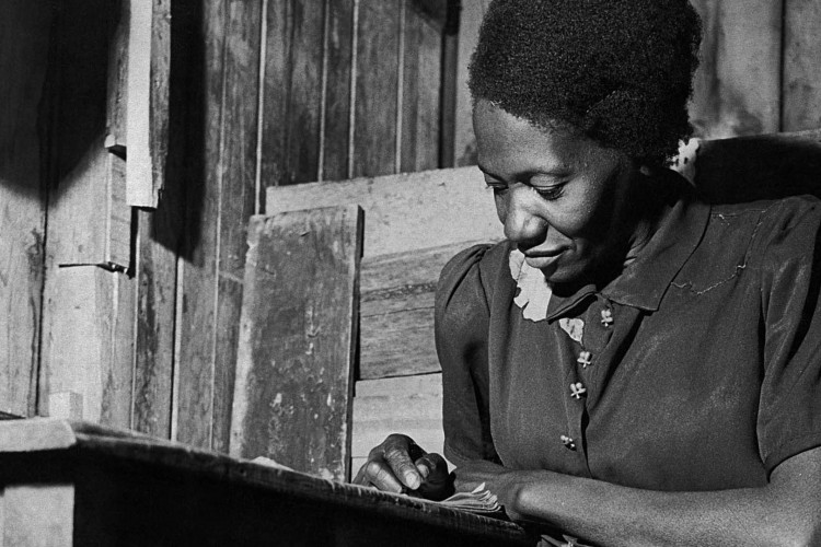 Carolina Maria de Jesus &eacute; uma das escritoras mais vers&aacute;teis da literatura protuguesa