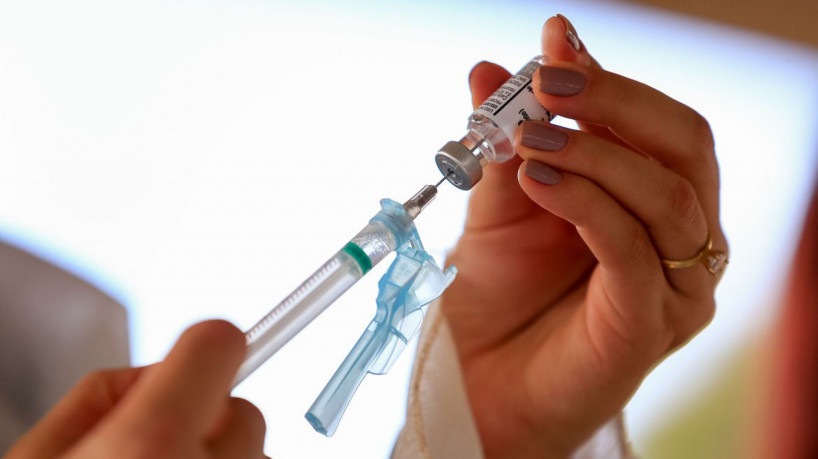 Aplicação da vacina contra Covid-19(foto: Myke Sena/MS)