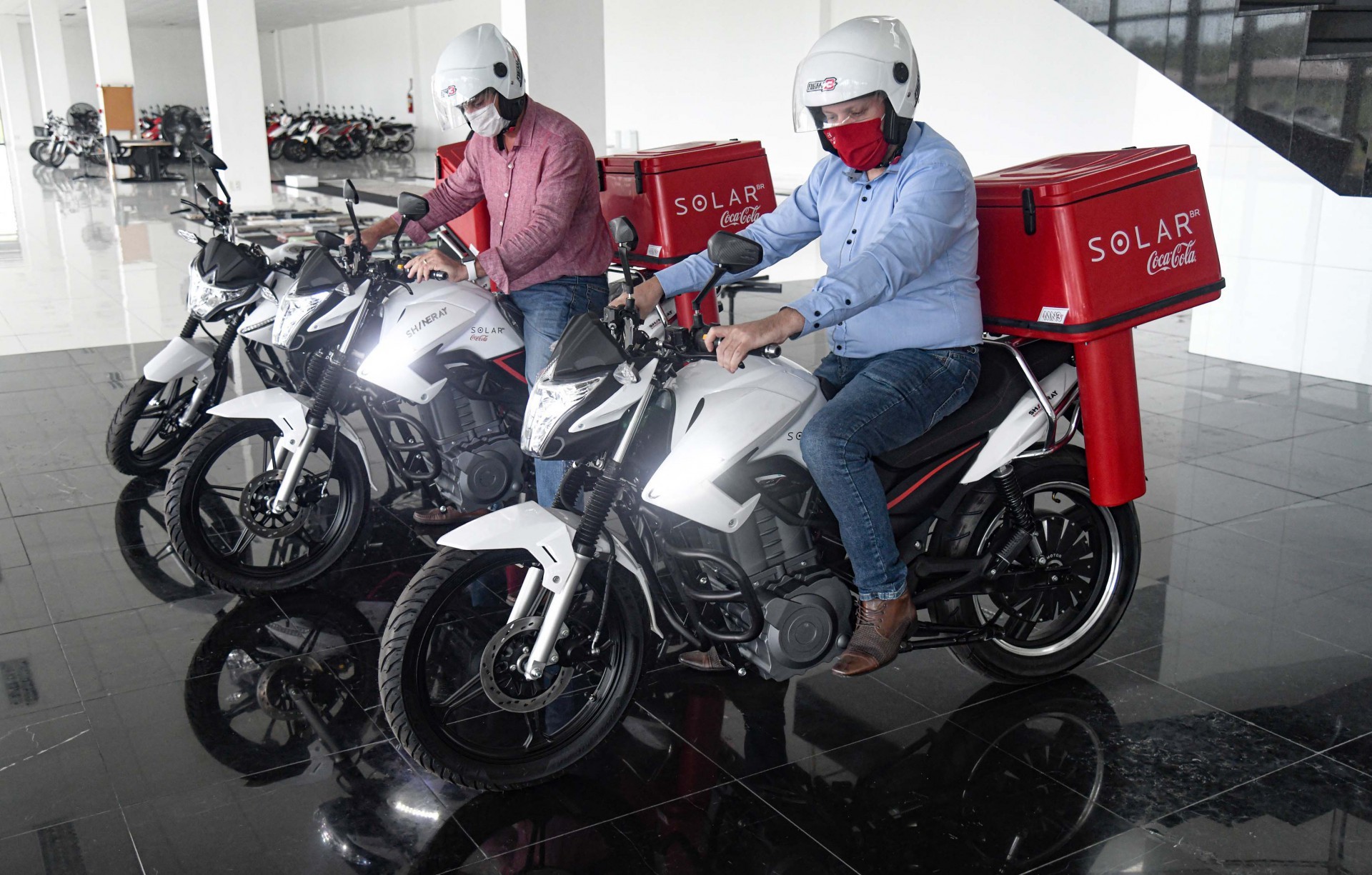 Motos que serão utilizadas na parceria Solar Coca-Cola e Shineray Brasil (Foto: Leo Caldas/divulgação                                  )