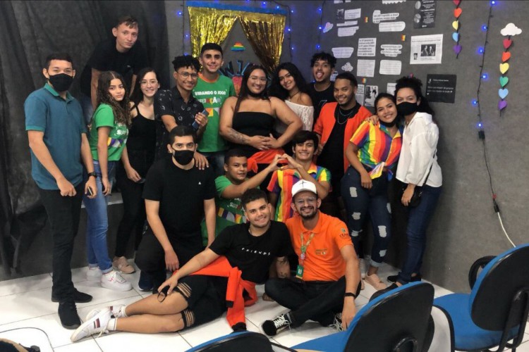 Jovens abordam tem&aacute;tica LGBTQIA+ em sarau no Jangurussu  