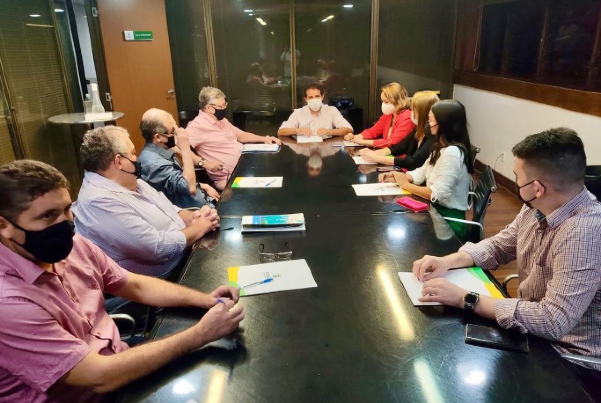 Sindquímica-CE participa de reunião com o Governo do Estado para firmar o incentivo de 75% concedido às indústrias do Pólo Químico de Guaiúba (Foto: DIVULGAÇÃO)