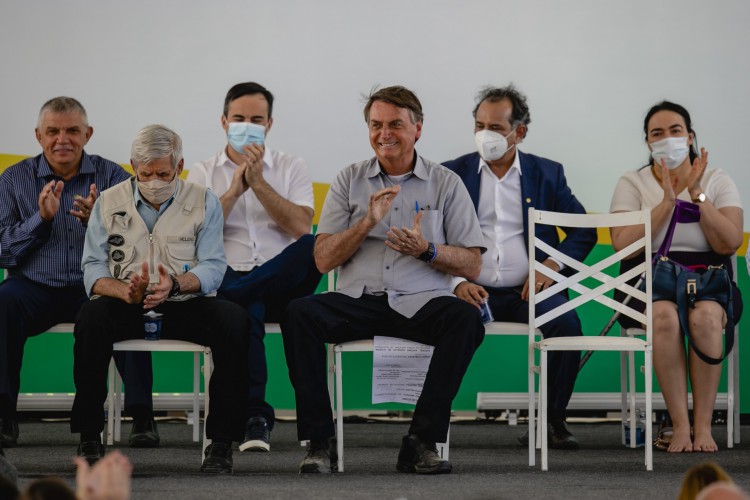 Visita de Jair Messias Bolsonaro a Juazeiro do Norte para a entrega se residenciais do Programa Casa Verde e Amarela, em 13 de agosto de 2021, reuniu apoiadores cearenses, entre esses o deputado Capitão Wagner 