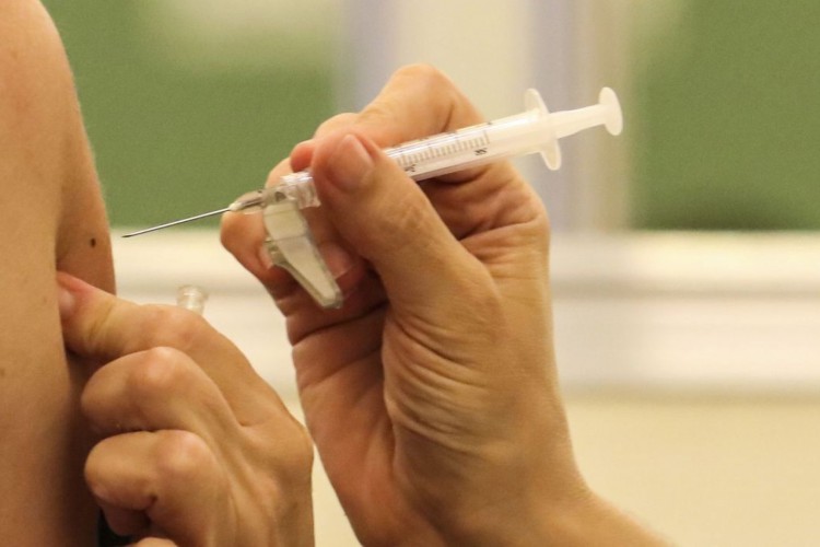 O avanço no plano de vacinação contra Covid-19 já expressa resultados com a queda consecutiva de mortes para o vírus Brasil, julho de 2021 bateu o recorde com o registro de 27,5 mil óbitos divulgados pela Arpen Brasi