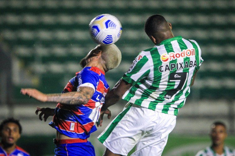 Lucas Crispim deve voltar ao time titular do Fortaleza contra o Juventude