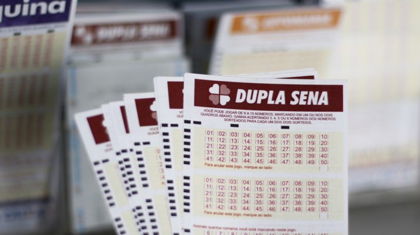 O sorteio da loteria Dupla Sena desta quarta-feira, 1º de maio de 2024 (01/05/24), não ocorrerá devido ao feriado do Dia do Trabalhador 