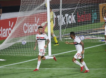 Atacante Emiliano Rigoni comemora gol no jogo São Paulo x Fortaleza, no Morumbi, pela Copa do Brasil 