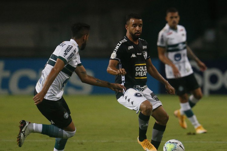 Entre os jogos de hoje, sexta, 27 de agosto, Coritiba e Botafogo se enfrentam pela Série B do Brasileirão. 