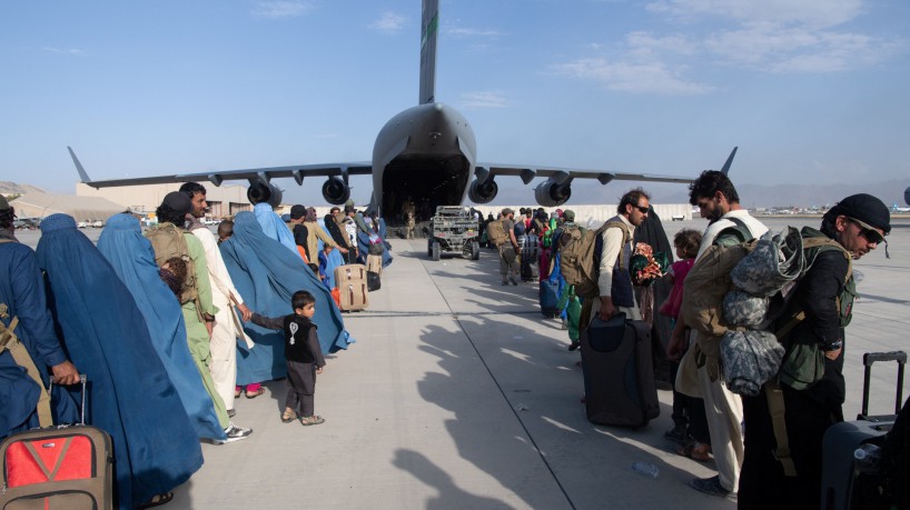 Segundo autoridades de Estados Unidos, Inglaterra e Austrália, há ameaça iminente de ataque terrorista no aeroporto de Cabul, no Afeganistão(foto: Donald R. ALLEN / FORÇA AÉREA DOS EUA / AFP)