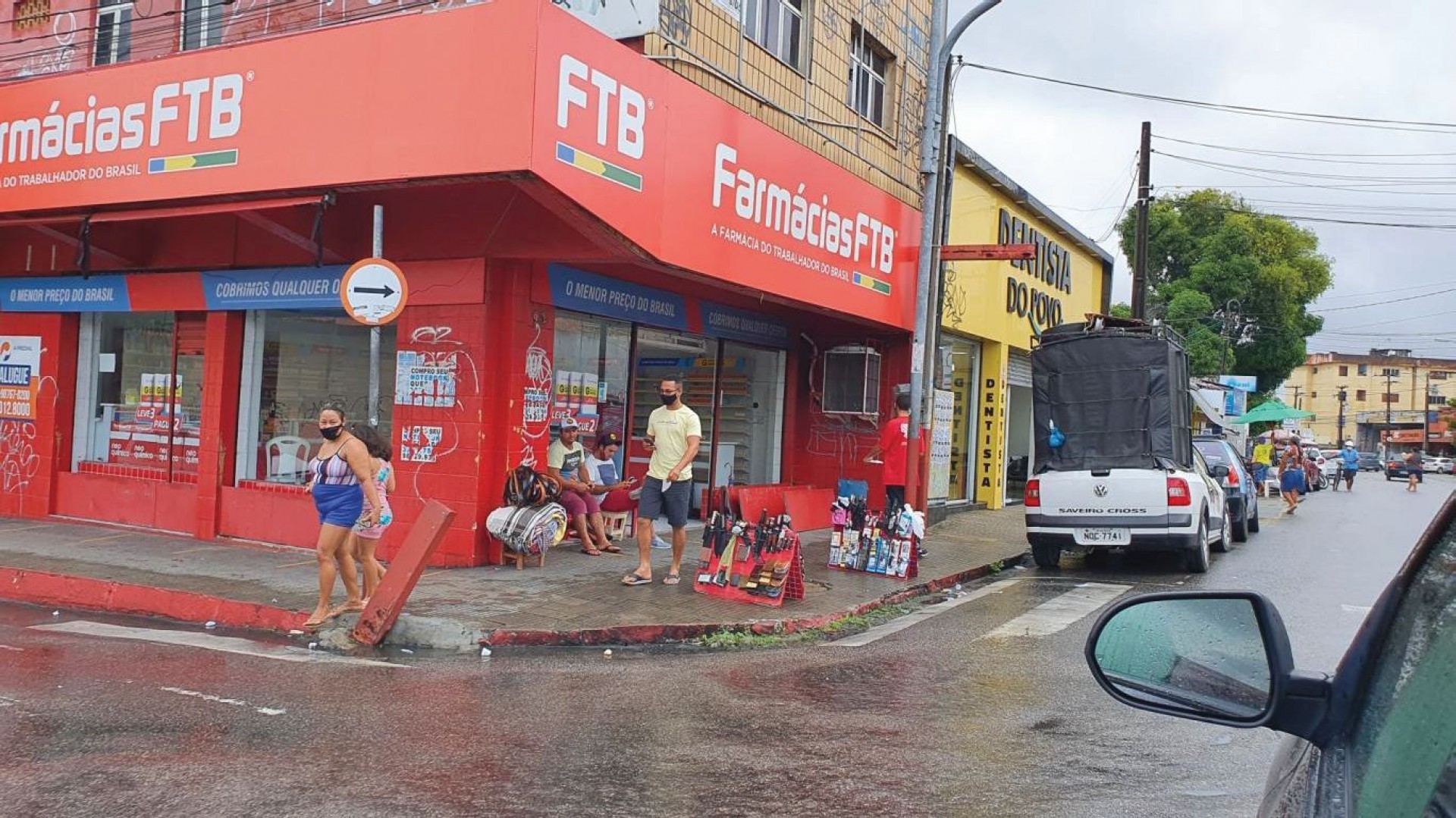 ￼Cruzamento da rua 7 de Setembro com rua Caio Prado, com esquinas sem rampas acessíveis (Foto: COPROJ/SEINF)