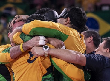 A seleção brasileira conquistou medalha de ouro na final do goalball masculino das Paralimpíadas de Tóquio 2021, que estão hoje, 4, no 12º e penúltimo dia. Confira quadro de medalhas atualizado 