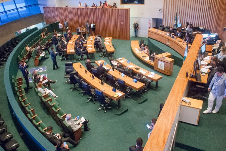 Autor de projeto de Lei na Câmara Legislativa do Distrito Federal para proibir uso de pronomes neutros diz querer 