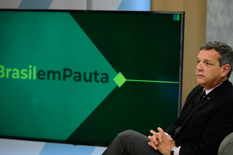O secretário especial de Desburocratização, Gestão e Governo Digital, Caio Paes de Andrade, participa do programa Brasil em Pauta da TV Brasil
