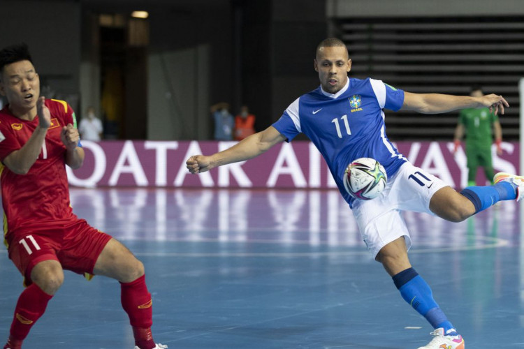Seleção brasileira goleia Vietnã na estreia da Copa do Mundo de futsal
