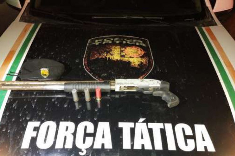 Arma apreendida com suspeitos em Caucaia