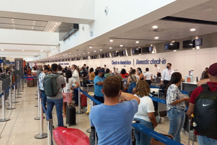Pre&ccedil;os das passagens a&eacute;reas ca&iacute;ram em novembro
