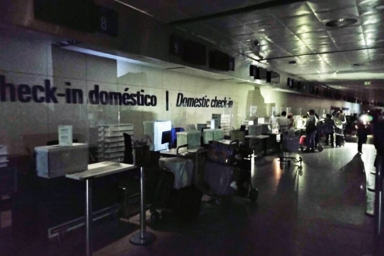 Aeroporto Internacional Pinto Martins, em Fortaleza, sofre queda de energia na madrugada desta quinta-feira, 16